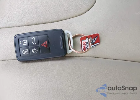 2016 Volvo Xc60 T5 Platinum z USA, uszkodzony, nr VIN YV4612RM4G2843333